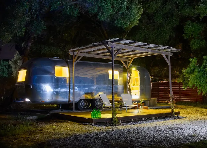 Nomaddicts Parque de vacaciones La Muela (Algodonales)